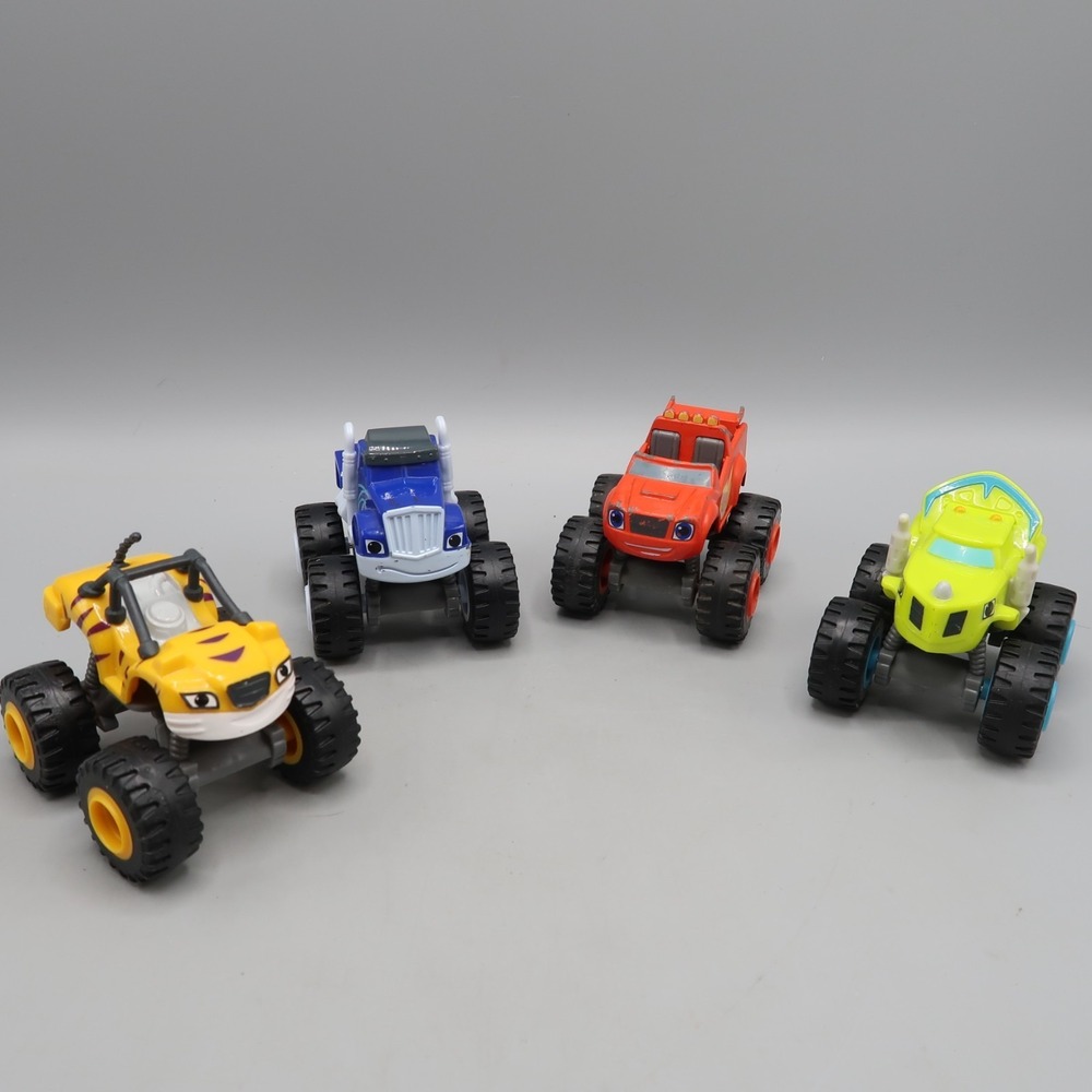 Blaze and The Monster Machines Blaze Zeg Chuggington Stripes Plastic Car Lot